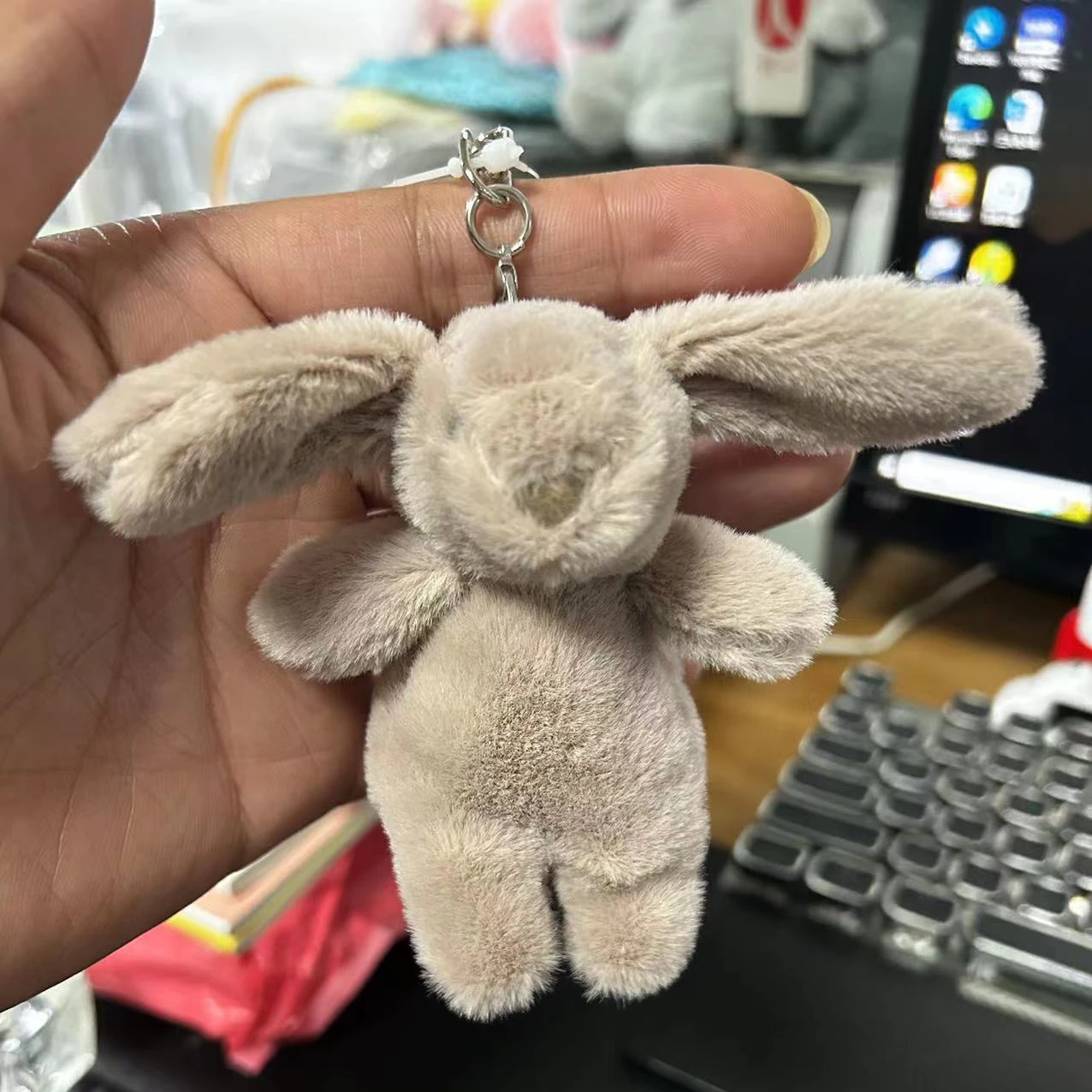 Porte-clés Lapin Mignon en Pel - Phone Accessories For Your Car avis et prix